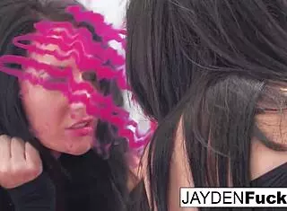 Jayden masturbates her amazing pussy solo