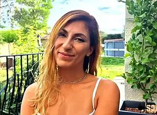 stella une belle coquine qui se fait prendre en double