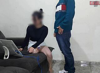 Îmi place pula murdară a omului de întreținere!