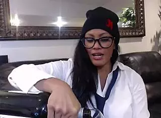 Maxine X dildo fucks her pussy