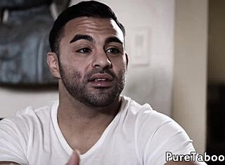 Trio tenåringsstjeredøtre med stemor i misjonær og cowgirl