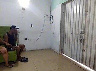 Madrasta de bunda grande deseja pau e fode amigo do enteado!