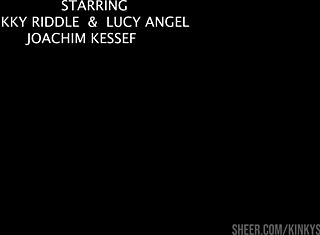 Nikki Riddle se zmáčí při análním pěstování a plné puse sperma