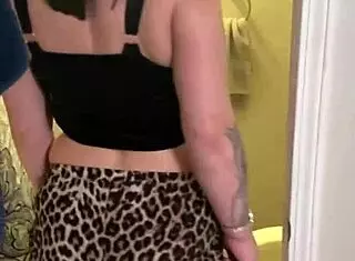 Big booty girl interacts with plumber in homemade scene