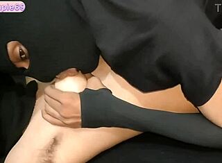 देसी इंडियन क्यूटी स्टीपब्रदर को टाइट चूत चाटकर और स्टेमी फोरप्ले से लुभाती है