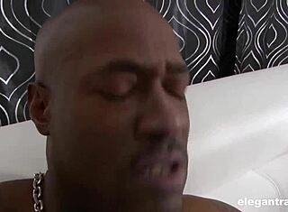 اشتياق لعق جسم زوجتك المثالي منحنياً