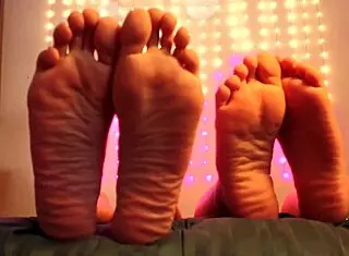 I Heart Two Pinay Girls' Feet So Much!