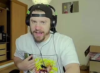 Imagine Videl in Dragon Ball Z giving blowjob to monster after horny fight?