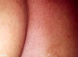 Jaylean showcases her natural big tits