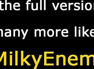 หญิงสาวกิ๊นกี้เล่นป่าๆ กับของเล่นก้นและก้นกว้างสนุก
