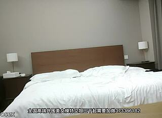 Cantik Cina basah dan squirt keras