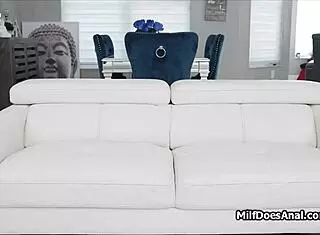 i enjoy butt plug while blowing dick