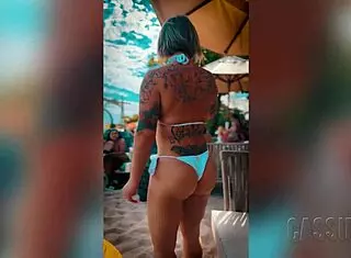 Chupei o pau dele e marido chegou na hora. What a mess!