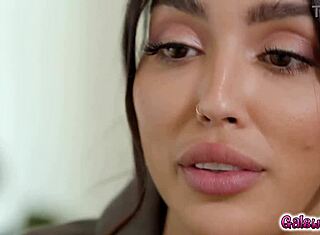 فانيسا سكاي، تريدين لعق ثديي كايلي جانر الكبيرين؟