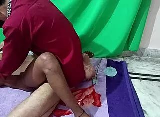 This indian wife is a new type of amateur