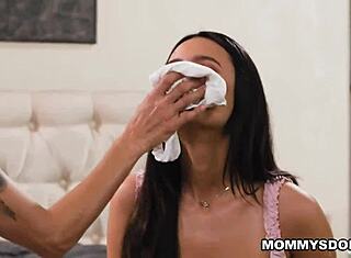 Eliza Ibarra partage sa chatte juteuse avec Shay Sights dans une session torride