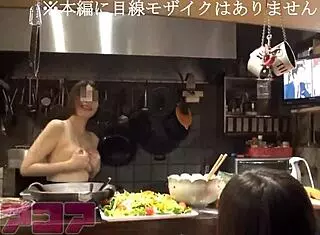 ち〇ぽもザーメンも出し放題の秘密スナック盗撮に成功