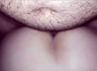 El mi-a băgat pula mare în pizda udă repede