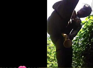 Nigerijské 18+ divoká pičková hra s nohami roznoženými