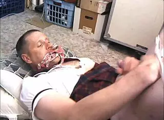 amateur explores sissy side