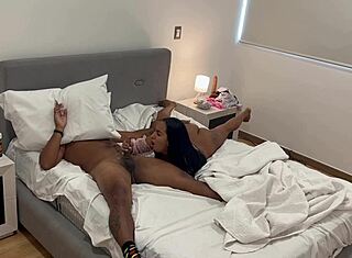 ดูดควยและเสียวแบบมืออาชีพในห้องนอน