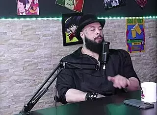 I share my experiences as a woman facing more hates in service.