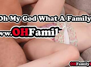 Payudara besar Megan Marx ngejilatin kontol gede di foursome liar sama ibu tiri Nickey Huntsman