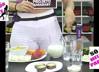 kelly key's big pussy camel toe in leggings, want to see more?