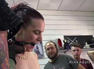 हेय बेब, पब्लिक में वाइल्ड ऐनल गैंगबैंग के लिए तैयार?