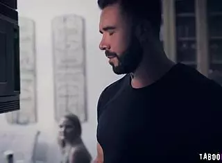 Homeless Teen 18+ Stalks Family Man Who Showed Her Kindness In Unexpected Encounter