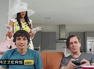 Milfs like it big with diamond kitty