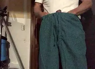 Self pleasure of a gay amateur