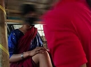 호기심 많은 벵골 소녀 빨간 사리 입고, 바이럴 클립에서 야외 친밀함 탐험해