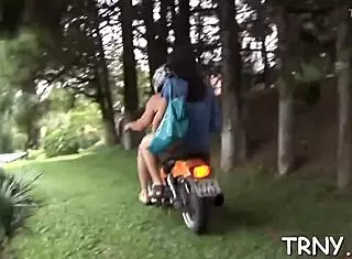 Shemale Gives Intense Blowjob!