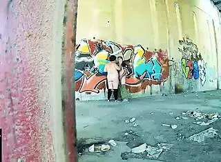 street wall turns into hardcore fucking spot for curvy couple!