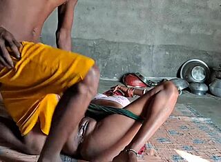 सेक्सी बीवी ने आज घर पर फक मांगा, खेत में नहीं