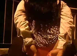 bruninha gata teasing with legs spread wide