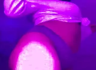 i met this black girl and we hung out she has a nice ass