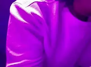 i met this black girl and we hung out she has a nice ass