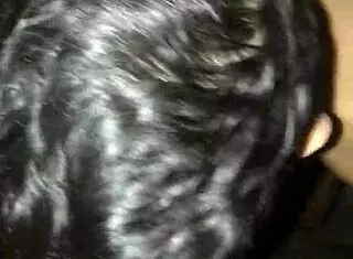 o muleque do meu bairro veio de madrugada na minha garagem cheio de tesao pra me botar pra mamar