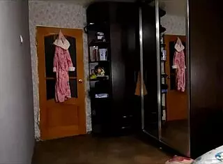 la estudiante universitaria exploraba sus fantasías más salvajes junto a su amiga en el apartamento