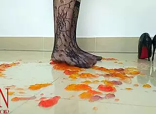 Sweet Jeles In Maid Outfit Destroys With High Heels