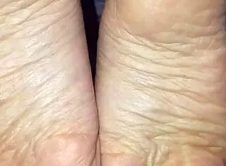 me vengo en sus pies