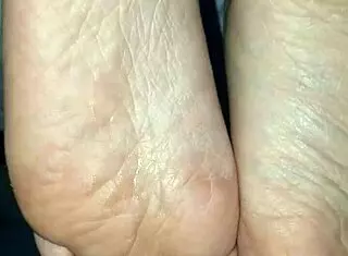 me vengo en sus pies