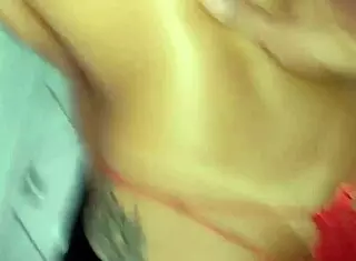 Colocou a Calcinha da Casada Putinha de Lado Plugou e Socou o Pau no Cu Guloso da Safada.