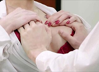 Ух, голяма кура латино момче чука зряла жена силно за жени