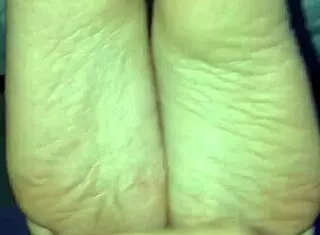 me vengo en sus pies