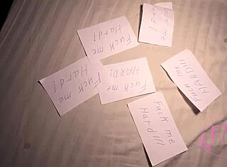 قزمة صغيرة تتناك عنيف بزب عملاق