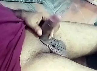 Pranavi Boldly Gives Intense Footjob In Softcore Indian Video