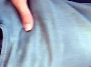 i flash huge tits in car, almost caught